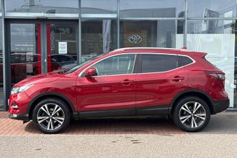 Nissan Qashqai 1.3 DiG-T (160ps) N-Connecta [Glass Roof]