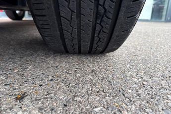 Nissan Juke 1.0 DIG-T (117ps) N-Connecta