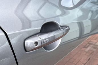 Nissan Juke 1.0 DIG-T (117ps) N-Connecta