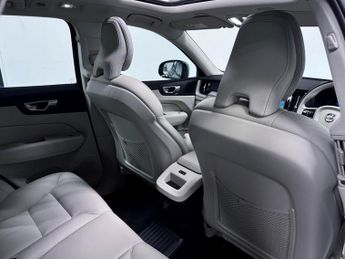 Volvo XC60 Plus Dark T6 AWD (350 hp)