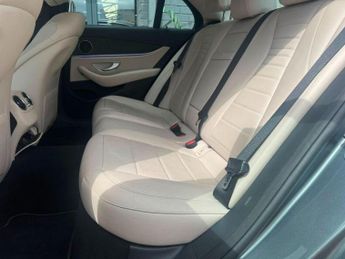 MERCEDES-BENZ E CLASS 2.0 E220d SE Saloon 4dr Diesel G-Tronic+ Euro 6 (s/s) (194 ps) *