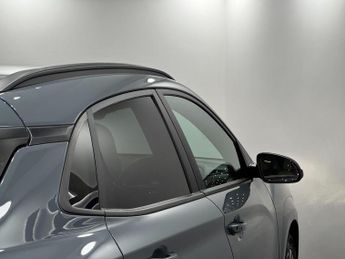 Hyundai KONA 64kWh Premium Auto 5dr (10.5kW Charger)