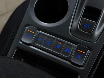 Hyundai KONA 64kWh Premium Auto 5dr (10.5kW Charger)