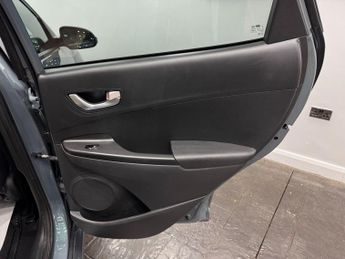 Hyundai KONA 64kWh Premium Auto 5dr (10.5kW Charger)