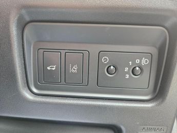 Land Rover Discovery Sport 2.0 TD4 SE Tech Auto 4WD Euro 6 (s/s) 5dr