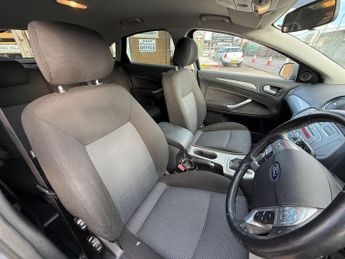 Ford Mondeo 2.0 TDCi Zetec 5dr