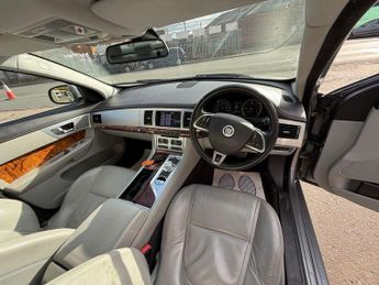 Jaguar XF 3.0d V6 Luxury Auto Euro 5 4dr