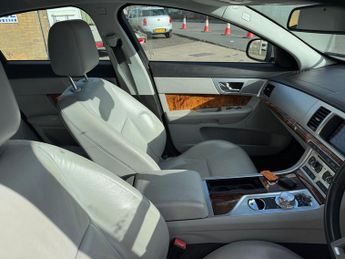 Jaguar XF 3.0d V6 Luxury Auto Euro 5 4dr