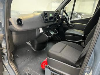 Mercedes-Benz eSprinter 55kWh Progressive Auto FWD L2 H2 5dr 20kW Charger