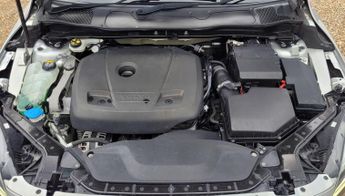 Volvo V40 1.5 T2 R-Design Edition Auto Euro 6 (s/s) 5dr