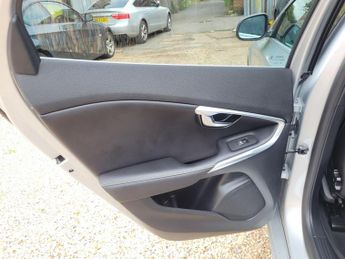 Volvo V40 1.5 T2 R-Design Edition Auto Euro 6 (s/s) 5dr