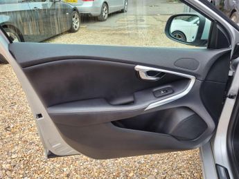 Volvo V40 1.5 T2 R-Design Edition Auto Euro 6 (s/s) 5dr