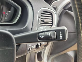 Volvo V40 1.5 T2 R-Design Edition Auto Euro 6 (s/s) 5dr