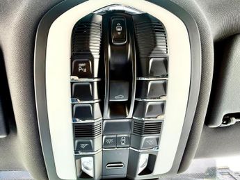 Porsche Macan 2.0T PDK 4WD Euro 6 (s/s) 5dr