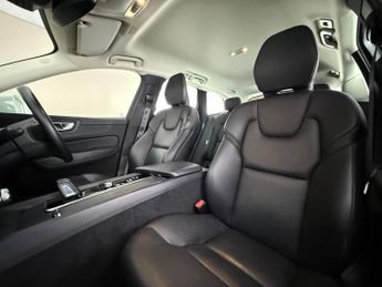 Volvo XC60 2.0 B5 MHEV Momentum Auto AWD Euro 6 (s/s) 5dr