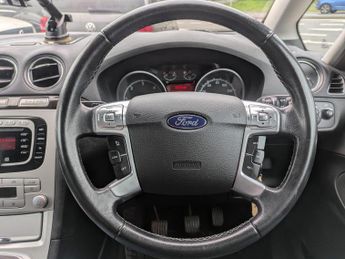 Ford Galaxy 2.2 TDCi Ghia MPV 5dr Diesel Manual (179 g/km, 173 bhp)