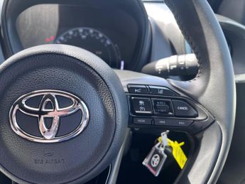 Toyota Aygo X 1.0 VVT-i Edge x-shift Euro 6 (s/s) 5dr