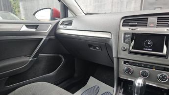 Volkswagen Golf 2.0 TDI BlueMotion Tech SE DSG Euro 5 (s/s) 5dr