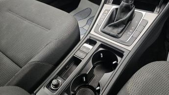 Volkswagen Golf 2.0 TDI BlueMotion Tech SE DSG Euro 5 (s/s) 5dr