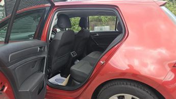 Volkswagen Golf 2.0 TDI BlueMotion Tech SE DSG Euro 5 (s/s) 5dr