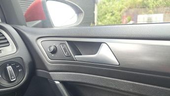 Volkswagen Golf 2.0 TDI BlueMotion Tech SE DSG Euro 5 (s/s) 5dr