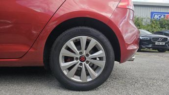 Volkswagen Golf 2.0 TDI BlueMotion Tech SE DSG Euro 5 (s/s) 5dr