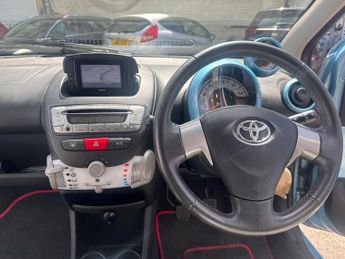 Toyota AYGO 1.0 VVT-i Move Euro 5 5dr