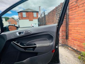 Ford Fiesta 1.6 Zetec Powershift Euro 6 5dr