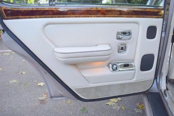 Rolls-Royce Silver Spirit 6.8 II 4dr