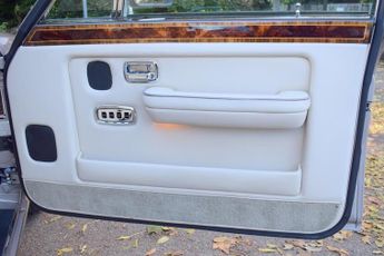 Rolls-Royce Silver Spirit 6.8 II 4dr