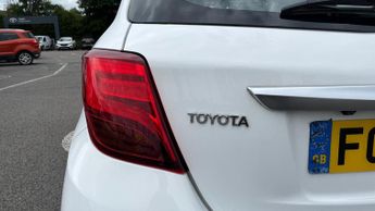 Toyota Yaris 1.5 VVT-h Excel E-CVT Euro 6 5dr (15in Alloy)