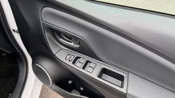 Toyota Yaris 1.5 VVT-h Excel E-CVT Euro 6 5dr (15in Alloy)