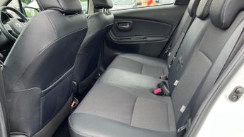 Toyota Yaris 1.5 VVT-h Excel E-CVT Euro 6 5dr (15in Alloy)