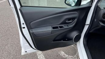 Toyota Yaris 1.5 VVT-h Excel E-CVT Euro 6 5dr (15in Alloy)