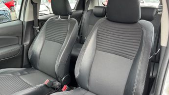 Toyota Yaris 1.5 VVT-h Excel E-CVT Euro 6 5dr (15in Alloy)