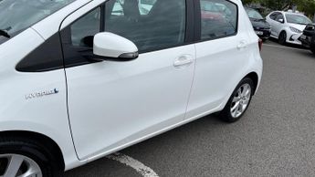 Toyota Yaris 1.5 VVT-h Excel E-CVT Euro 6 5dr (15in Alloy)