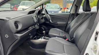 Toyota Yaris 1.5 VVT-h Excel E-CVT Euro 6 5dr (15in Alloy)