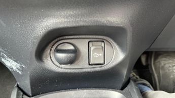 Toyota Yaris 1.5 VVT-h Excel E-CVT Euro 6 5dr (15in Alloy)