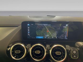 Mercedes-Benz GLA 1.3 GLA200 Sport (Executive) SUV 5dr Petrol 7G-DCT Euro 6 (s/s) 