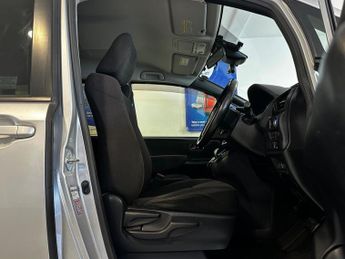 Toyota Noah 1.8 Hybrid 7Seats Auto Euro 6 (s/s) 5dr