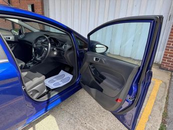 Ford Fiesta 1.0T EcoBoost Zetec Powershift Euro 6 5dr