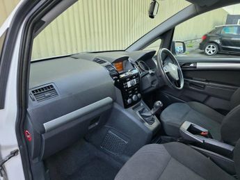 Vauxhall Zafira 1.6 16V Exclusiv Euro 5 5dr
