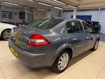 Renault Megane 1.6 VVT Dynamique 4dr