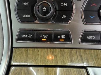 Jaguar XF 2.2d Premium Luxury Auto Euro 5 (s/s) 4dr