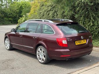 Skoda Superb 3.6 V6 Elegance DSG 4WD Euro 5 5dr