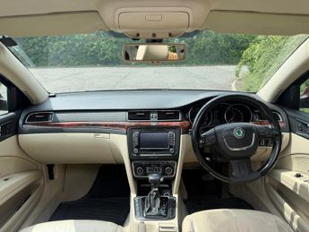 Skoda Superb 3.6 V6 Elegance DSG 4WD Euro 5 5dr