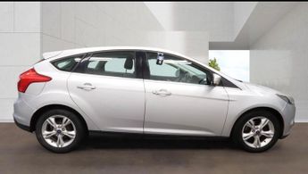 Ford Focus 1.0T EcoBoost Zetec Euro 5 (s/s) 5dr