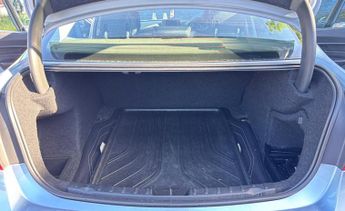 BMW 3 Series 2.0 320d Luxury Auto Euro 5 (s/s) 4dr