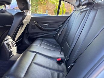 BMW 3 Series 2.0 320d Luxury Auto Euro 5 (s/s) 4dr