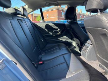 BMW 3 Series 2.0 320d Luxury Auto Euro 5 (s/s) 4dr